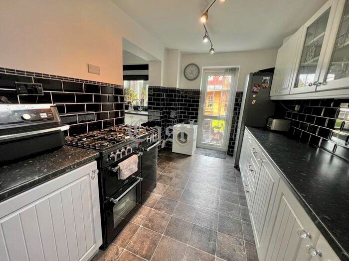 3 Bedroom End Of Terrace House For Sale In Honey Brook, Waltham Abbey