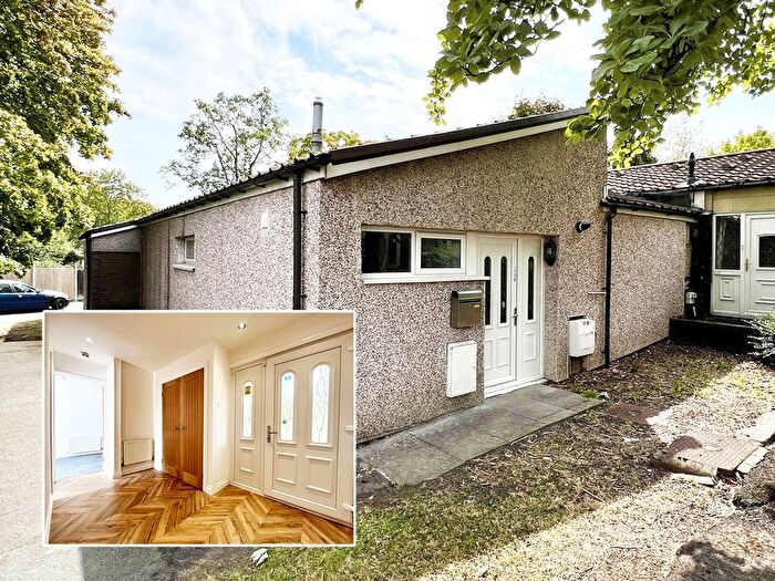 2 Bedroom Bungalow For Sale In Spout Way, Malinslee, Telford, Shropshire, TF3