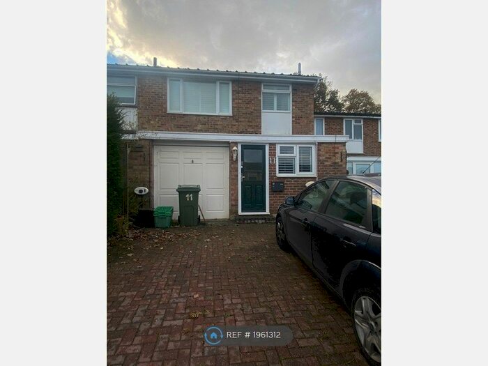 3 Bedroom Terraced House To Rent In Claremont Close, Orpington, BR6
