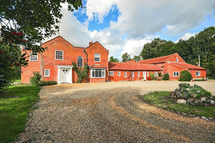 3 Bedroom Farm House To Rent In Wendling, NR19