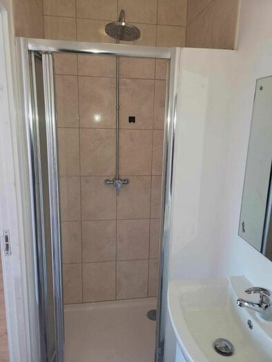 3 Bedroom Barn Conversion To Rent In Vespasian Road, Southampton, SO18