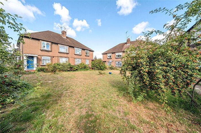 2 Bedroom Flat For Sale In Gifford Gardens, Hanwell, W7