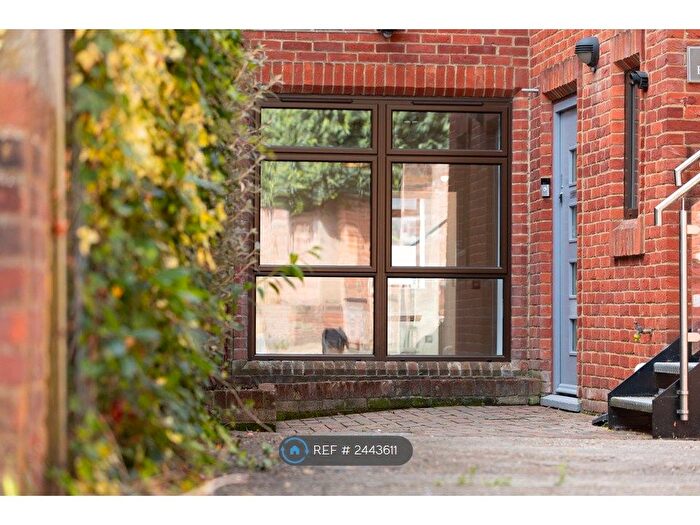 2 Bedroom Flat To Rent In Excel House, Reading, RG1