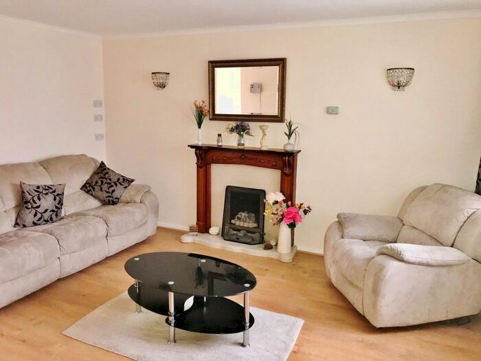 3 Bedroom Semi-Detached House To Rent In William Bristow Rd, Cheylesmore, Coventry, CV3