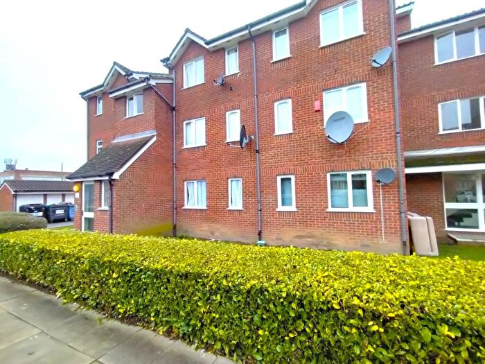 1 Bedroom Apartment To Rent In Dunnock Close, Edmonton, N9