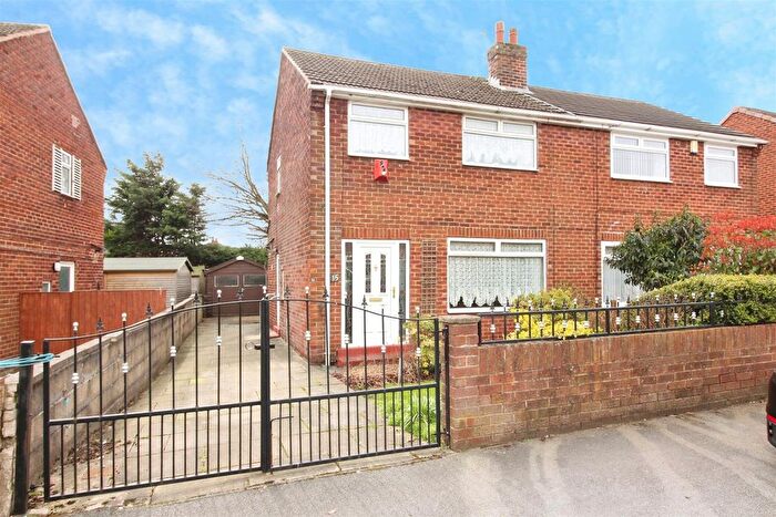 3 Bedroom Semi Detached House For Sale In Primrose Drive, Leeds, LS15