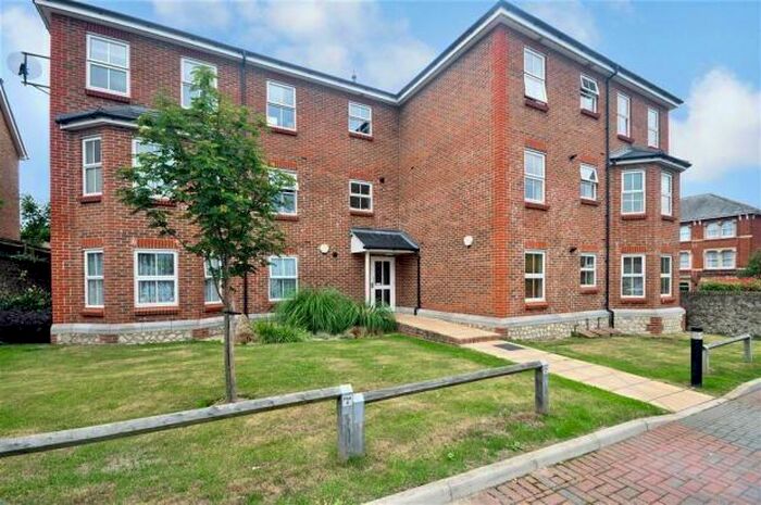 2 Bedroom Apartment To Rent In Buckland Road, Maidstone, ME16