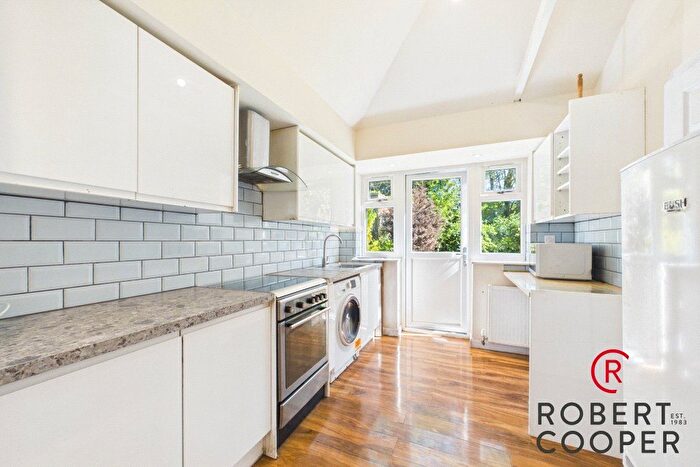 3 Bedroom Maisonette To Rent In Elm Avenue, Ruislip, HA4