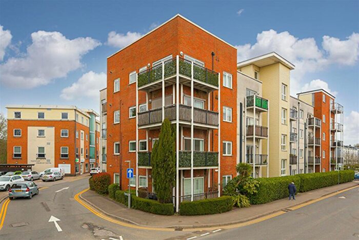 2 Bedroom Apartment To Rent In Canalside, Redhill, RH1
