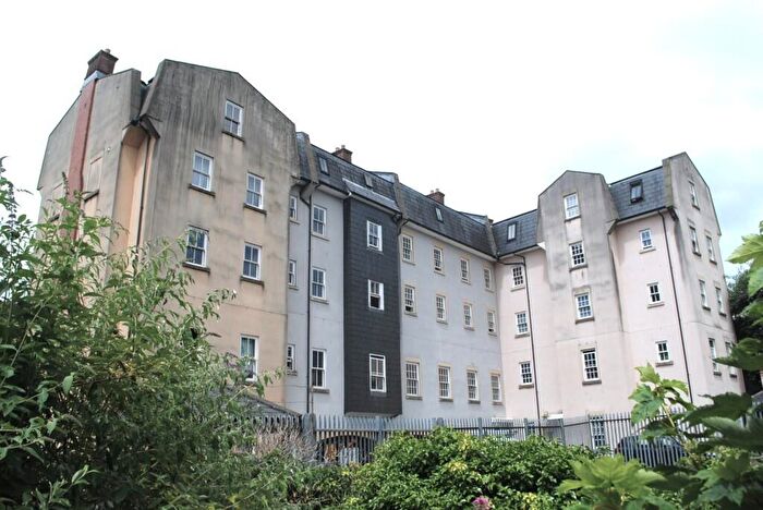 2 Bedroom Flat To Rent In Lower Lane, Shepton Mallet, Somerset, BA4