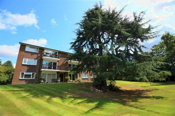 2 Bedroom Apartment To Rent In Herne Road, Surbiton, KT6