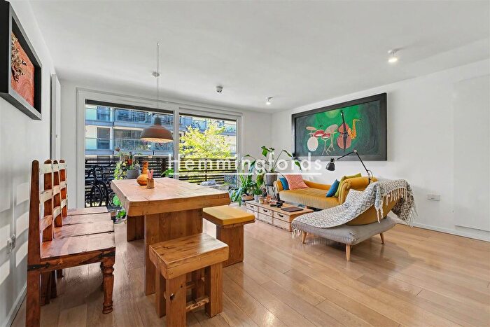 1 Bedroom Flat For Sale In Reliance Wharf, Hertford Road, N1