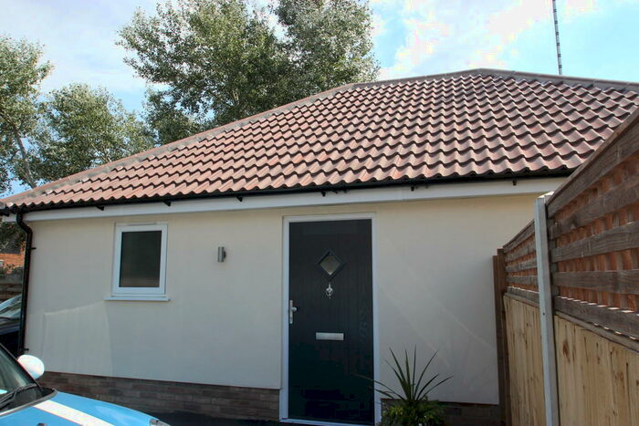 1 Bedroom Detached Bungalow To Rent In Ferry Road, Hullbridge, SS5