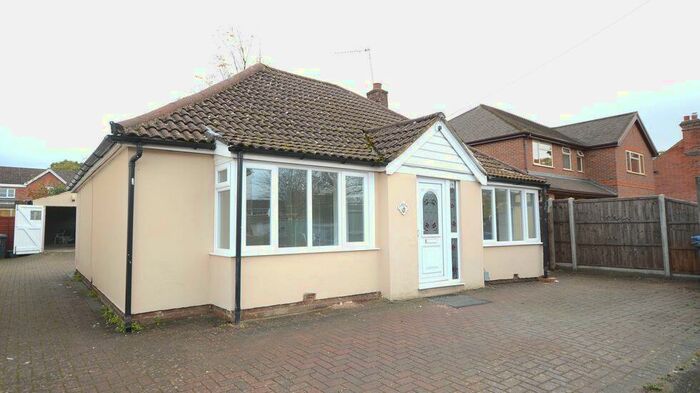 4 Bedroom Bungalow To Rent In Connaught Road Fleet, GU51