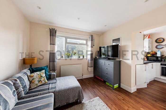 1 Bedroom Flat To Rent In Wigram Road, Wanstead, E11