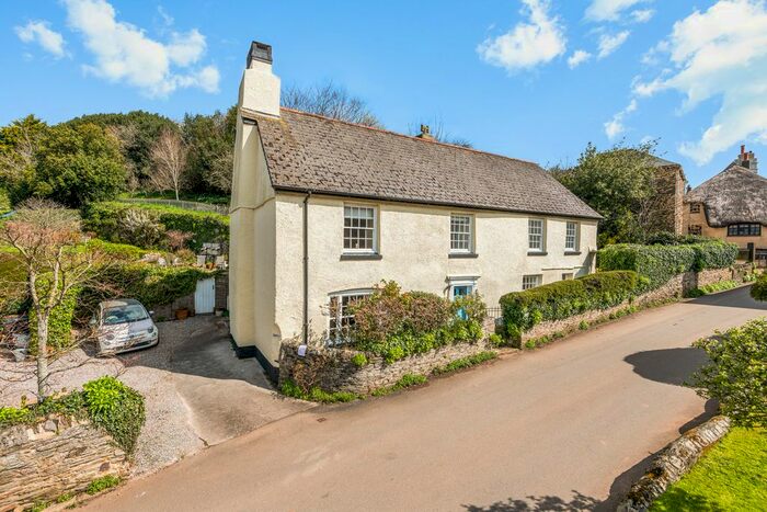 6 Bedroom Detached House For Sale In Cornworthy, Totnes, TQ9
