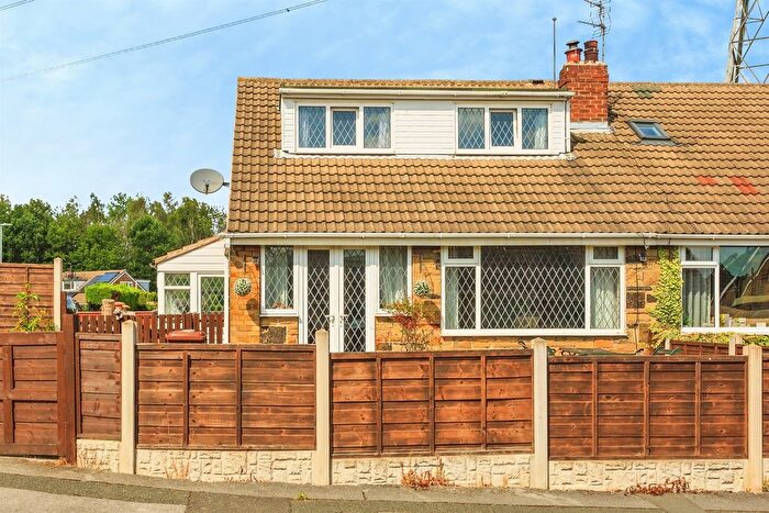 3 Bedroom Semi Detached Bungalow For Sale In Lingwell Gate Drive, Wakefield, WF1