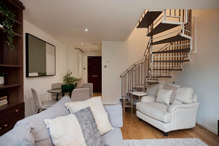 2 Bedroom Terraced House To Rent In Claire Place, Millwall, E14