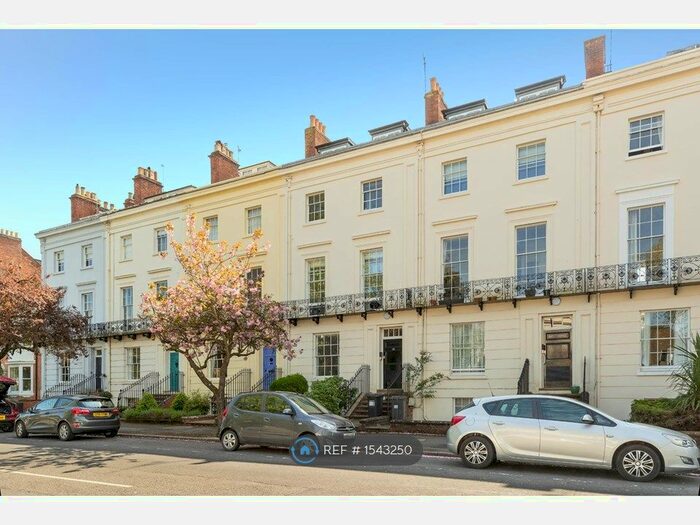 2 Bedroom Flat To Rent In Leam Terrace, Leamington Spa, CV31