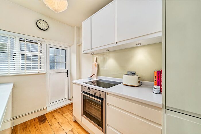 2 Bedroom Flat To Rent In Fulham Road, London, SW3