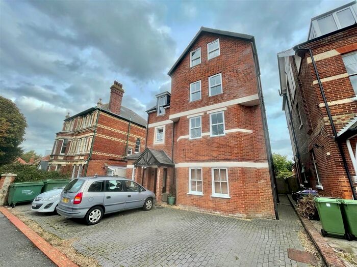 2 Bedroom Property To Rent In Marten Road, Folkestone, CT20