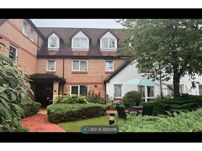 1 Bedroom Flat To Rent In Friern Watch, London, N12