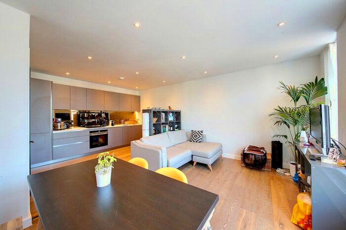 2 Bedroom Flat To Rent In Lower Richmond Road, London, SW15