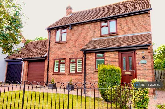 4 Bedroom Detached House To Rent In Swan Approach, London, E6