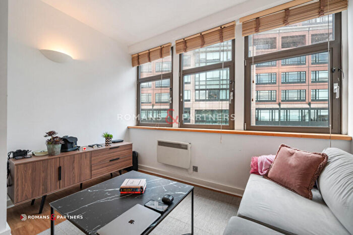 1 Bedroom Apartment To Rent In Bishopsgate, Liverpool Street, EC2M