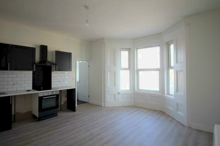 Flat To Rent In Clevedon Road, Weston-super-Mare, BS23