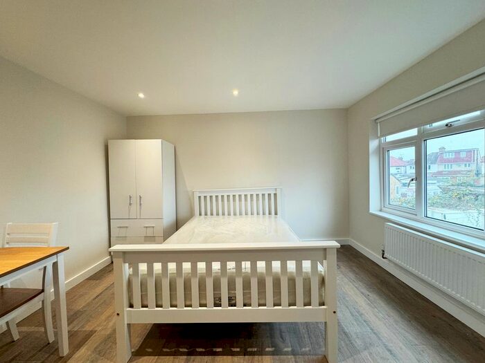 Studio To Rent In Cardington Square, Hounslow, TW4