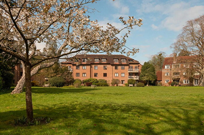 3 Bedroom Apartment For Sale In Barrington House, Southacre Drive, CB2