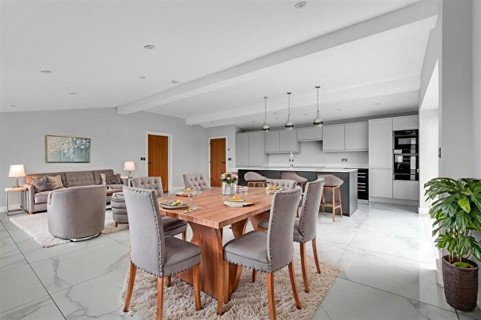 4 Bedroom Bungalow For Sale In Kerswell, Cullompton, EX15