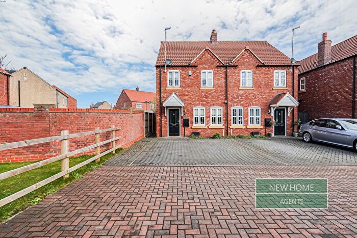 3 Bedroom Semi Detached House For Sale In Clover Dale, Goole, DN14