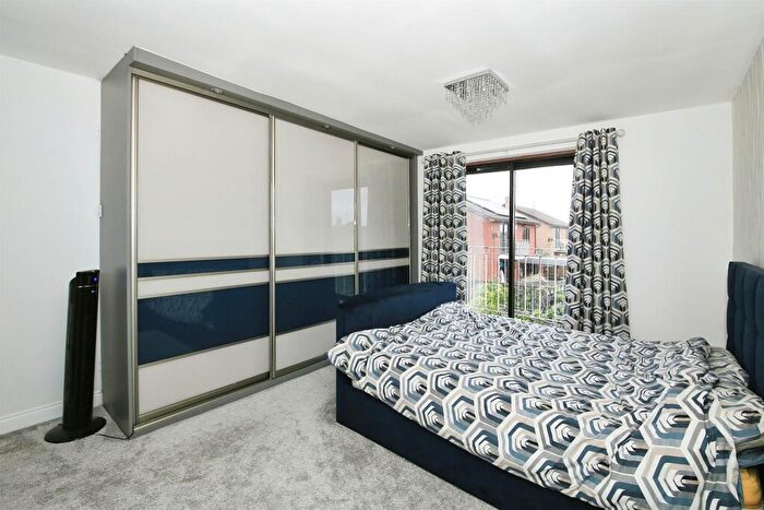 4 Bedroom Detached House For Sale In Riverside Mead, Peterborough, PE2
