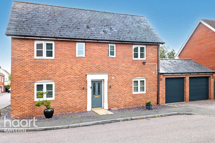 4 Bedroom Detached House For Sale In Temple Way, Rayleigh, SS6