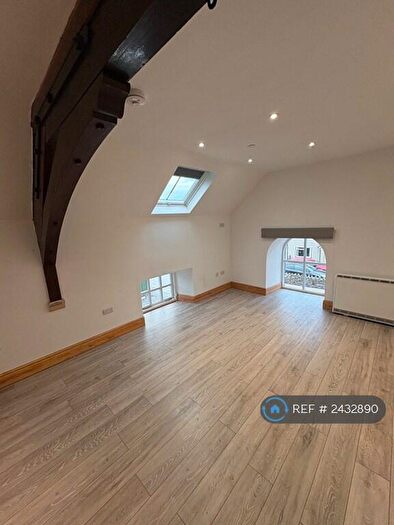 1 Bedroom Flat To Rent In Capel Moriah, Cerrigydrudion, LL21
