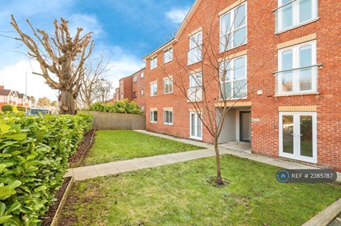 2 Bedroom Flat To Rent In Mansion View, Leeds, LS7