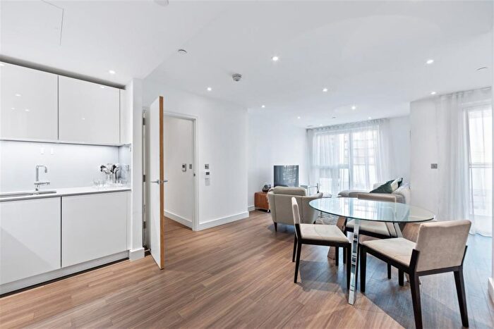 2 Bedroom Flat To Rent In Brent House, Lambeth, SW8