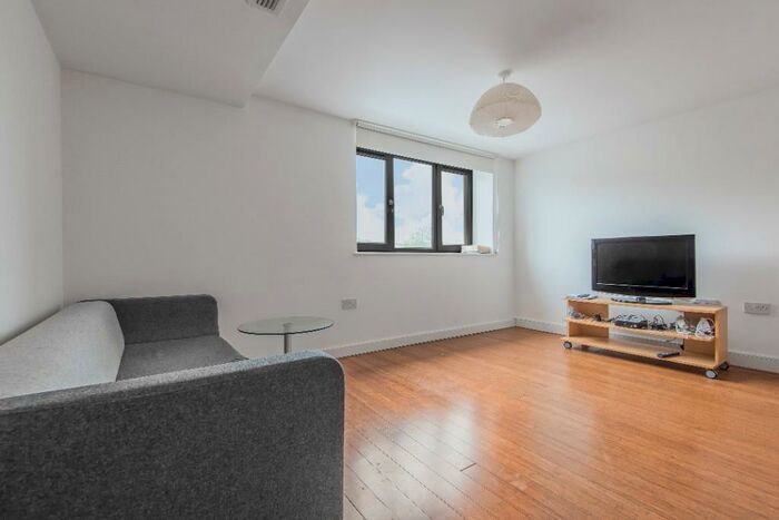 1 Bedroom Apartment To Rent In Beeston Road, Leeds, West Yorkshire, LS11