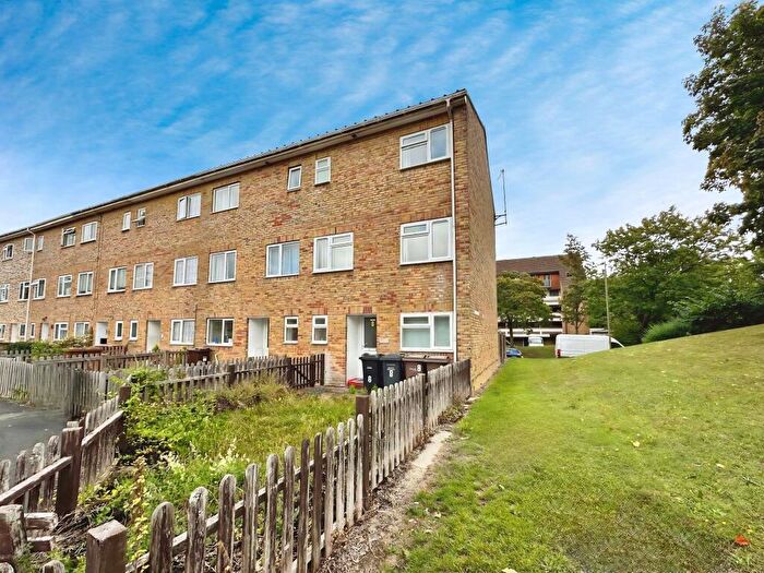 5 Bedroom End Of Terrace House To Rent In Launcelot Close, Andover, SP10