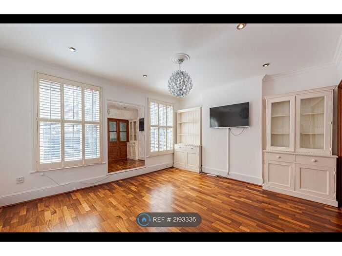 2 Bedroom Maisonette To Rent In Rochester Row, London, SW1P