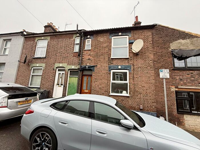 2 Bedroom Terraced House To Rent In Princess Street, Luton, LU1