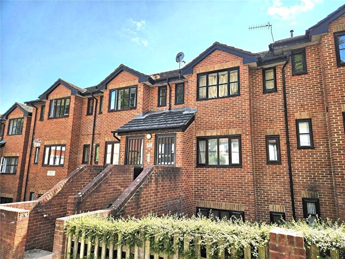 1 Bedroom Flat For Sale In Garlands Road, Redhill, Surrey, RH1