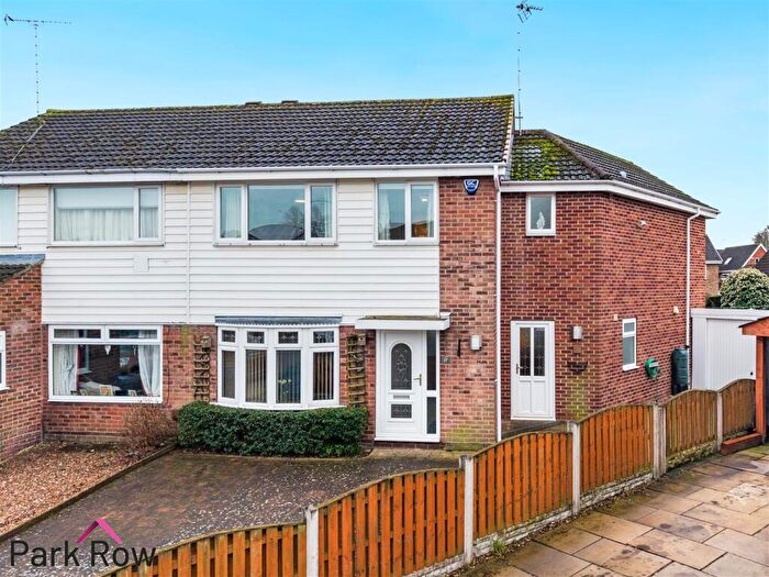 4 Bedroom Semi Detached House For Sale In Carr Avenue, Sherburn In Elmet, Leeds, LS25