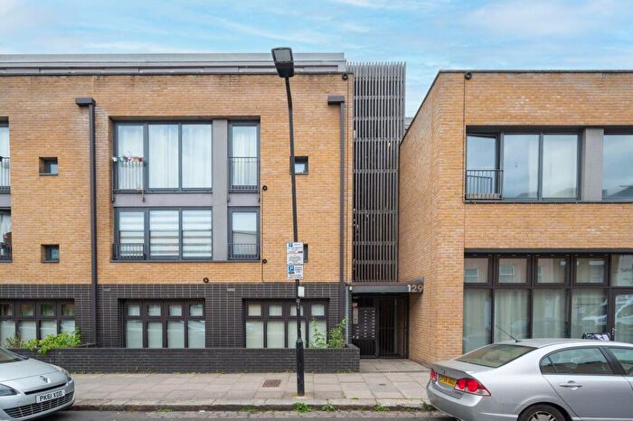 1 Bedroom Flat For Sale In Weedington Road, Kentish Town, London, NW5