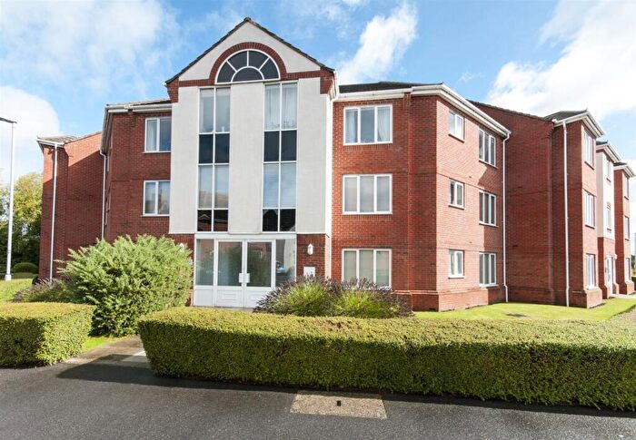 2 Bedroom Apartment For Sale In Upton Close, Castle Donington, Derby, DE74