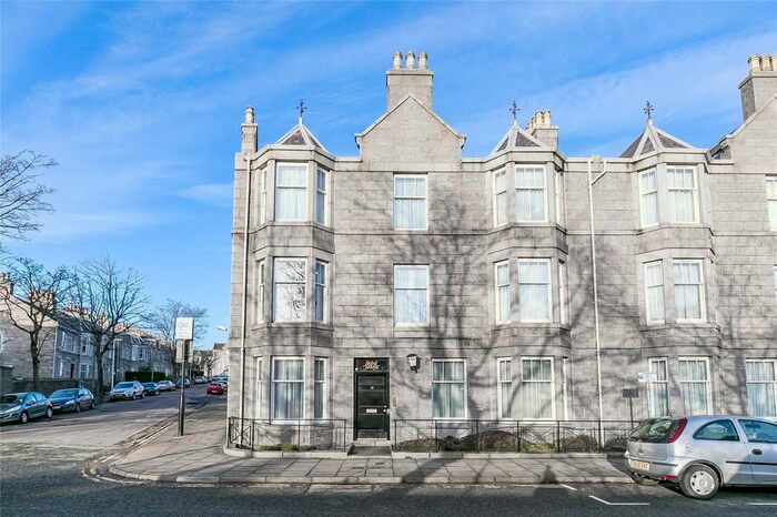 3 Bedroom Flat To Rent In Flat, Whitehall Place, Aberdeen, AB25