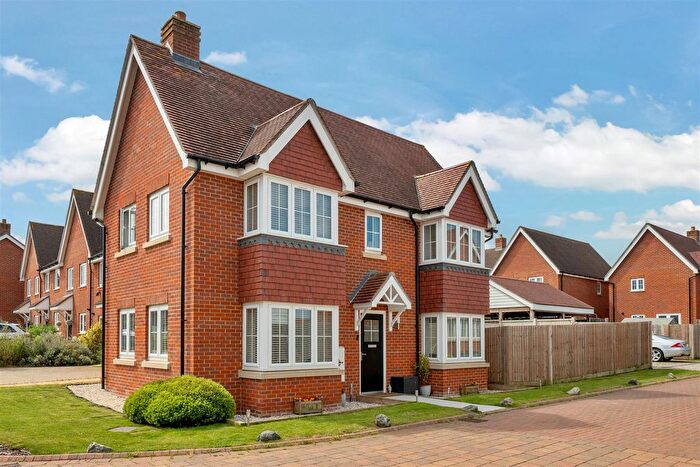 3 Bedroom Detached House For Sale In Windmill Crescent, Headcorn, Ashford, TN27