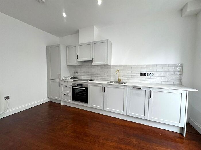 2 Bedroom Flat To Rent In Bartholomews, Brighton, BN1